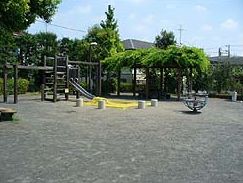 公園　三鷹台やすらぎ児童公園（公園）まで660m