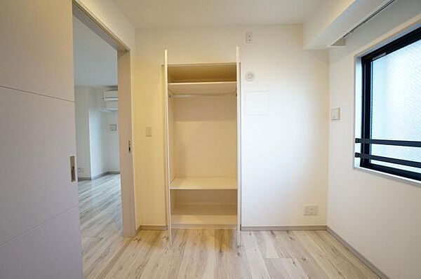 収納　同マンション同タイプのお部屋になります（反転タイプ）