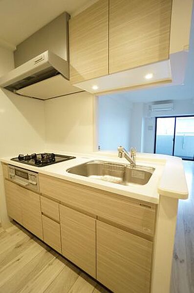 キッチン　同マンション同タイプのお部屋になります（反転タイプ）