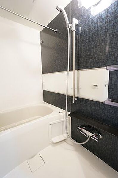 バス・シャワールーム　同マンション同タイプのお部屋になります（反転タイプ）