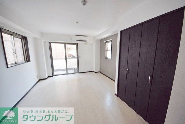 居室・リビング　明るいお部屋です