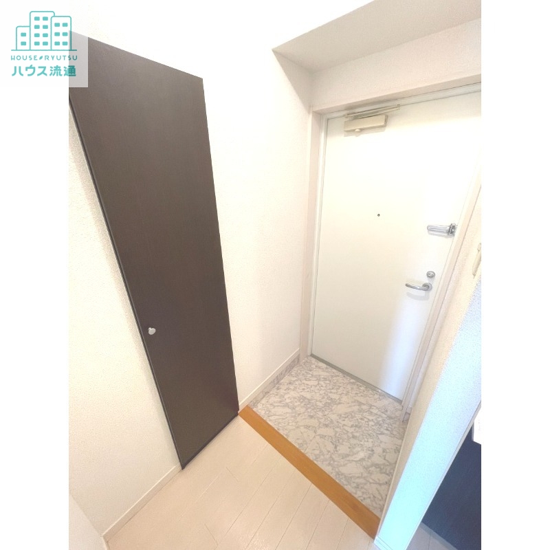 玄関　※同間取り別号室のお写真です。