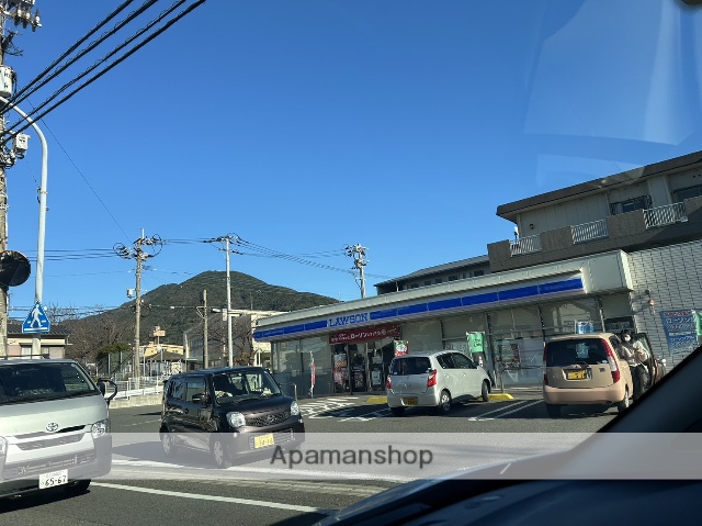 コンビニ　ローソン小倉若園三丁目店（コンビニ）まで1018m