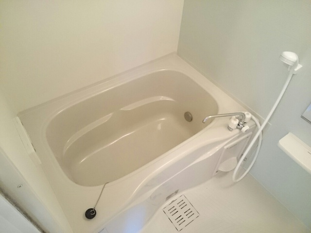 バス・シャワールーム　シャワー・追い焚き給湯