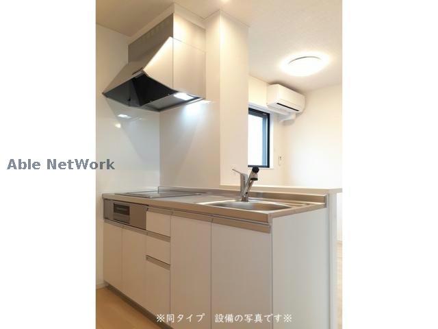 キッチン　※同型タイプ参考写真