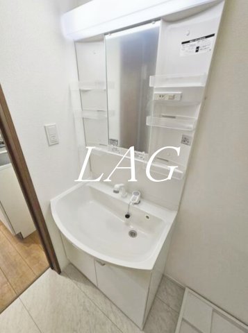 洗面設備　独立洗面台です。