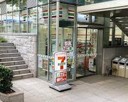 コンビニ　セブンイレブン 赤坂ガーデンシティ店（コンビニ）まで72m