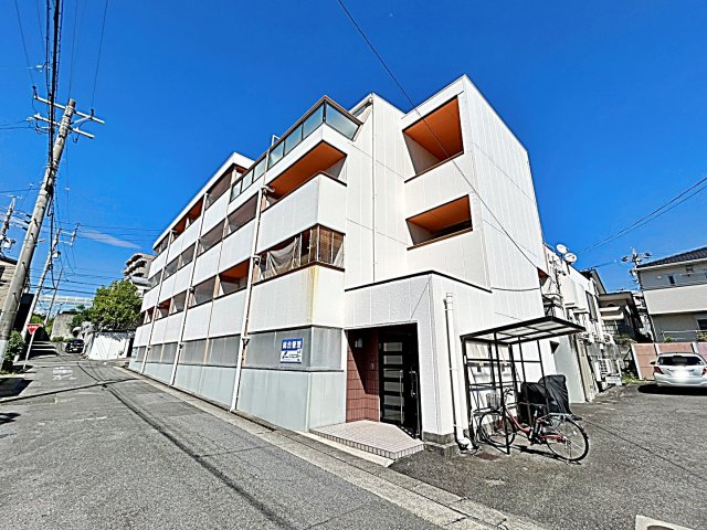 建物外観　落ち着いた雰囲気の外観です