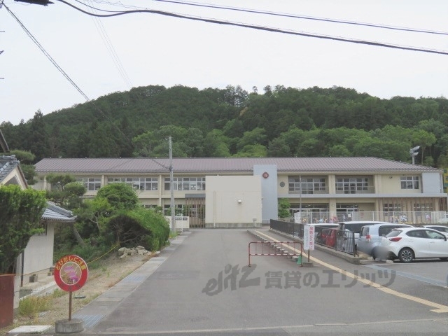 小学校　新井小学校（小学校）まで800m