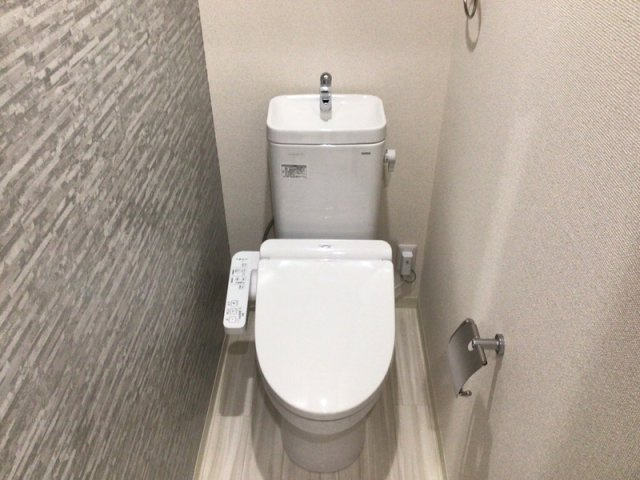 トイレ　温水洗浄便座付きでおすすめです！