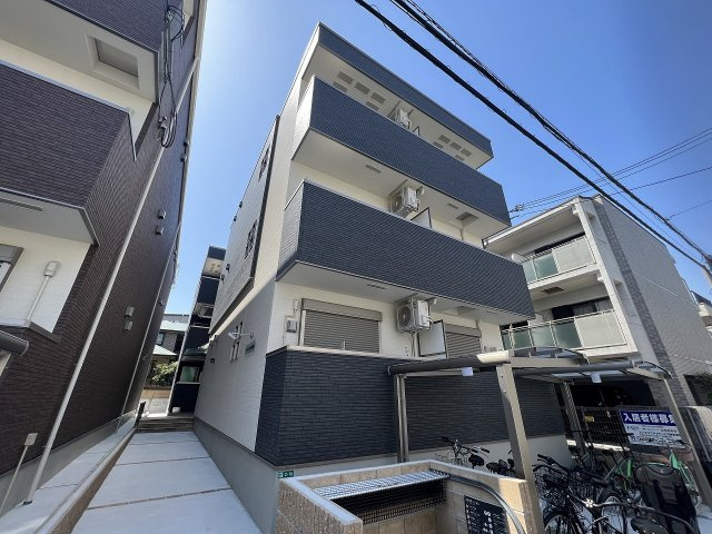 建物外観　オートロック、防犯カメラ付きで安心です！
