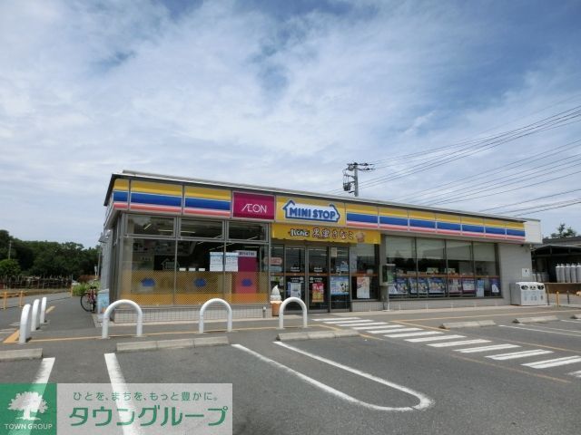 コンビニ　ミニストップ（コンビニ）まで885m