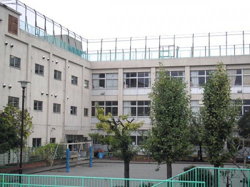 小学校　大田区立中富小学校（小学校）まで263m