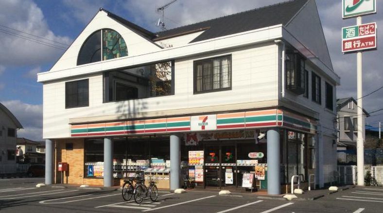 コンビニ　セブンイレブン倉敷安江店（コンビニ）まで301m