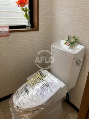 トイレ　エクシード帝塚山　温水洗浄便座