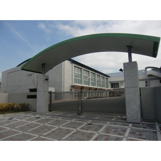 小学校　浜松市立双葉小学校（小学校）まで608m