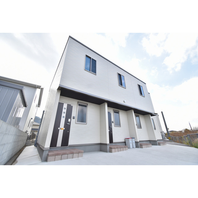 建物外観　こちら、外観パースです
