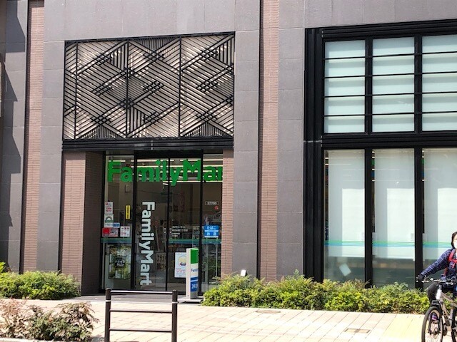 コンビニ　ファミリーマート東日本橋三丁目店（コンビニ）まで147m