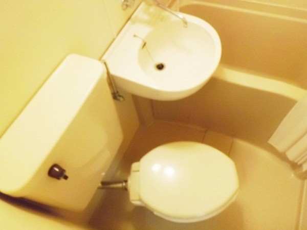トイレ　浴室内にトイレがあります☆