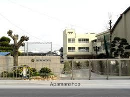 小学校　茨木市立春日小学校（小学校）まで485m