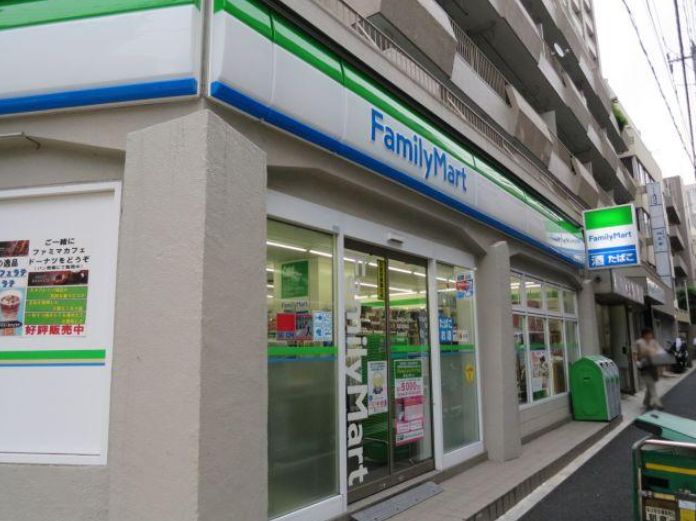 コンビニ　ファミリーマート文京本郷店（コンビニ）まで93m