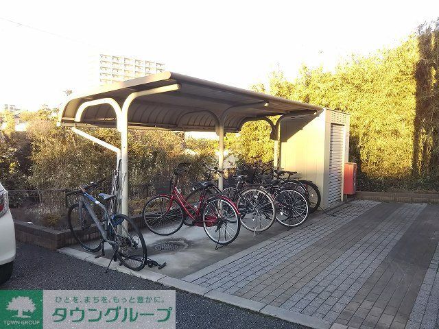 その他　屋根付き駐輪場