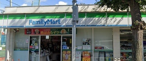 コンビニ　ファミリーマートニック片倉店（コンビニ）まで501m