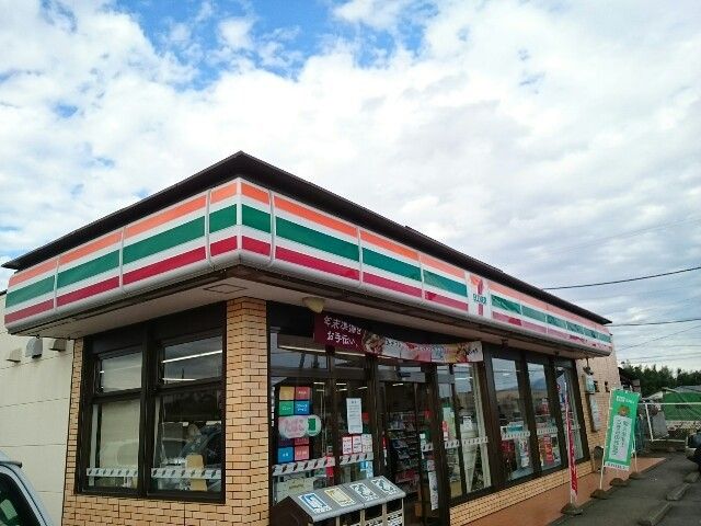 コンビニ　セブンイレブン榛東広馬場店（コンビニ）まで750m