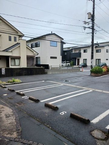 駐車場　車をお持ちの方に嬉しい駐車場付きの物件です