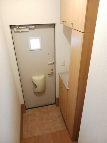 玄関　収納もある玄関です