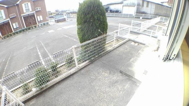 バルコニー　※別号室の写真です。