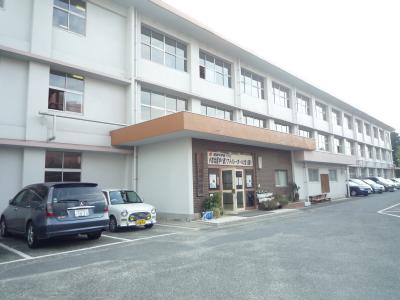 中学校　市立篠崎中学校（中学校）まで1770m