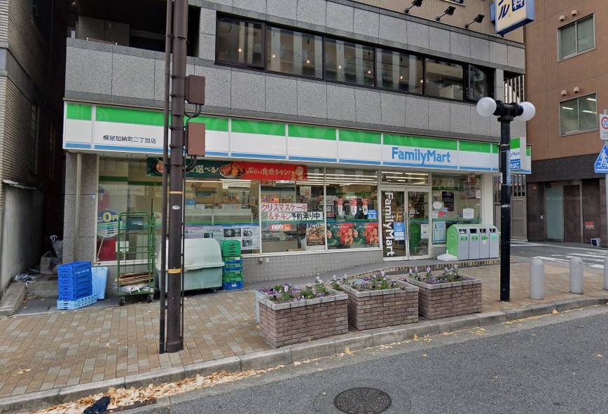 コンビニ　ファミリーマート 柳屋加納町二丁目店（コンビニ）まで127m