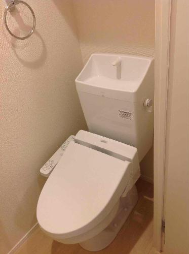 トイレ　温水洗浄便座付き