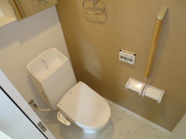 トイレ　シャワー付トイレ