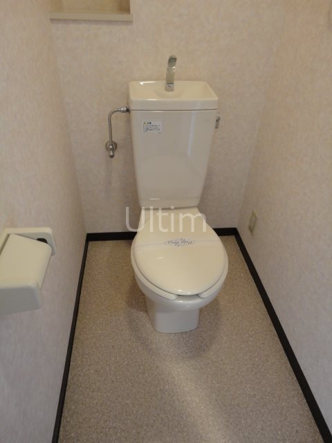 トイレ　違うお部屋の写真です。ご参考までに