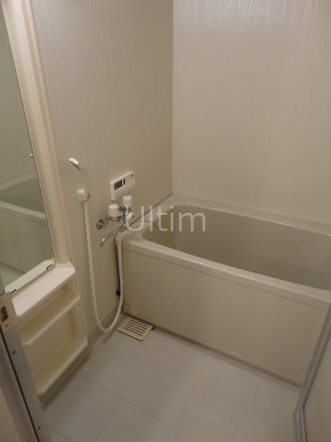 バス・シャワールーム　違うお部屋の写真です。ご参考までに