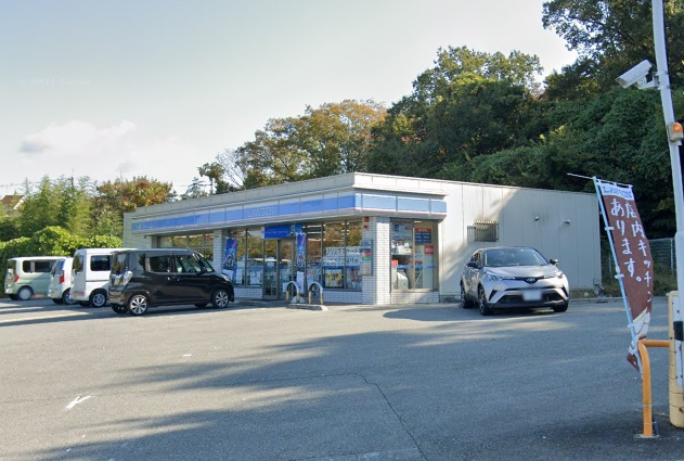 コンビニ　ローソン 川西錦松台店（コンビニ）まで378m