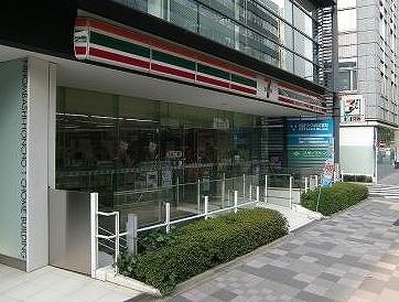 コンビニ　セブンイレブン日本橋本町1丁目店（コンビニ）まで115m