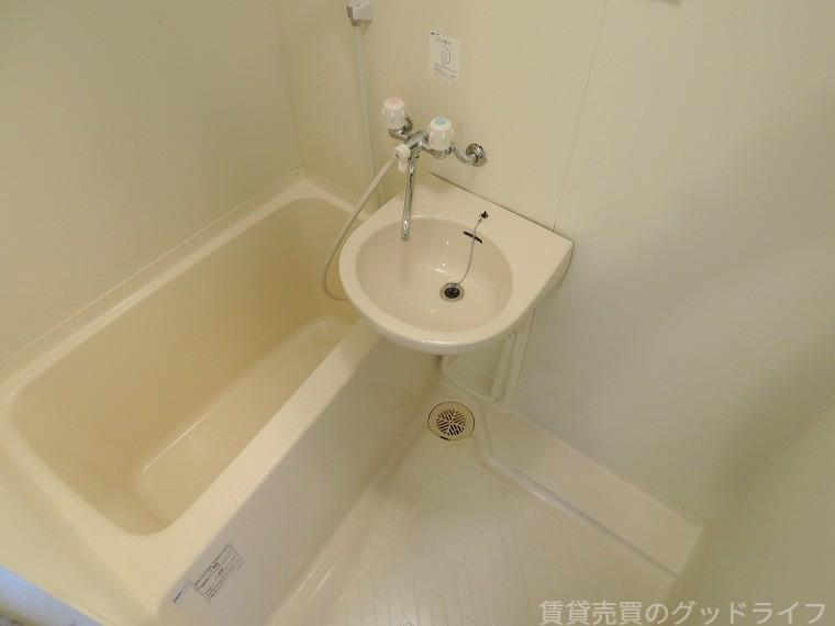バス・シャワールーム　綺麗な浴室です