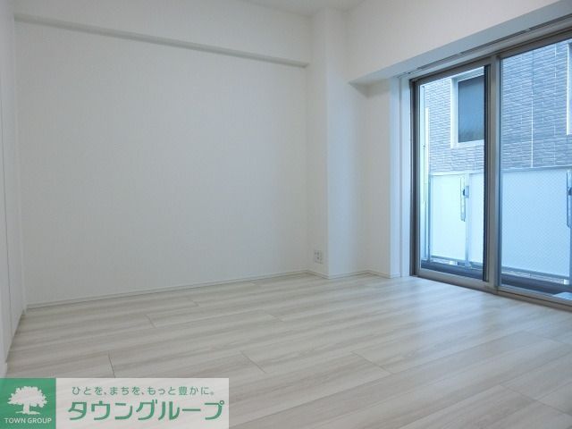居室・リビング　白を基調とした清潔感のあるお部屋です