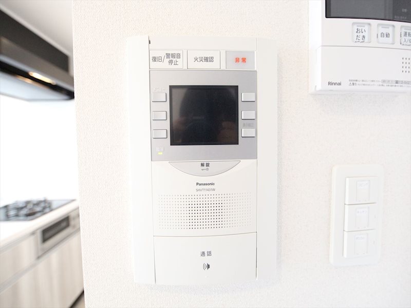セキュリティ　TVモニター付きインターホン