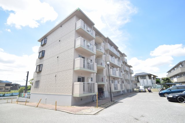 建物外観　南向きで日当たり良好です。市川クローバーハイツ福田