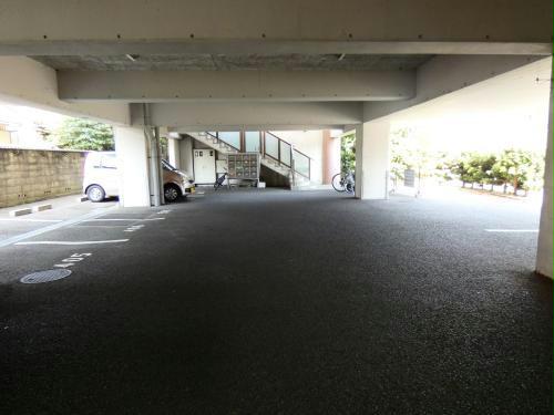 駐車場　駐車場