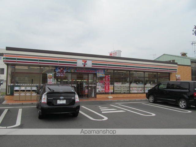 コンビニ　セブンイレブン（コンビニ）まで583m