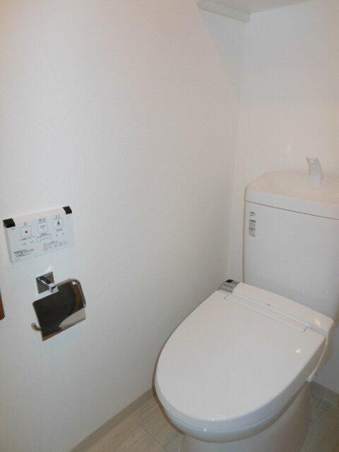 トイレ　ガーラ・グランディ小竹向原　板橋区小茂根４