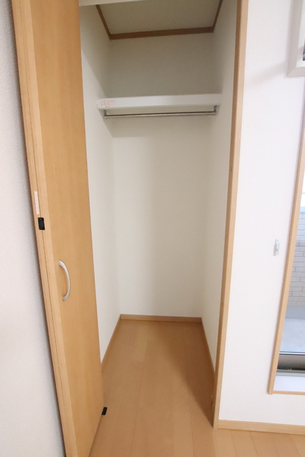 収納　クローゼットの他に収納が３カ所あります。