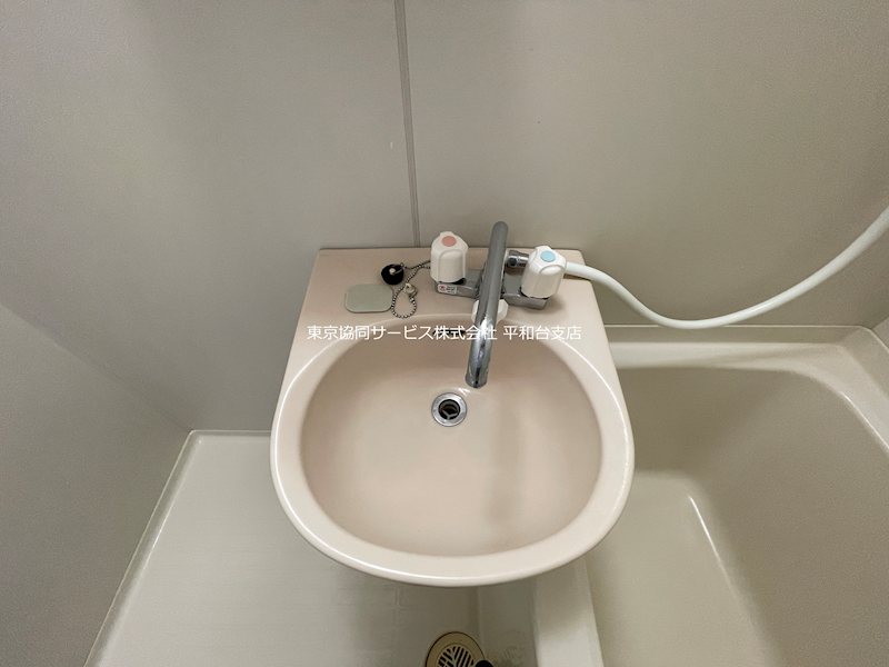 洗面設備　ユニットバスです。