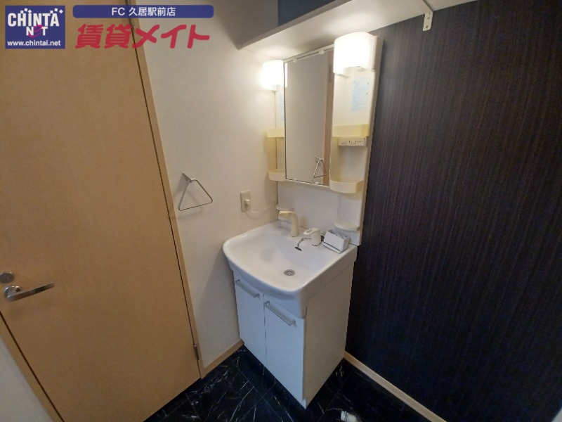 洗面設備　同型写真になります