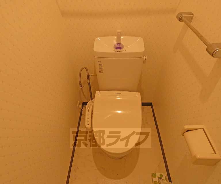 トイレ　ウォームレットトイレです。